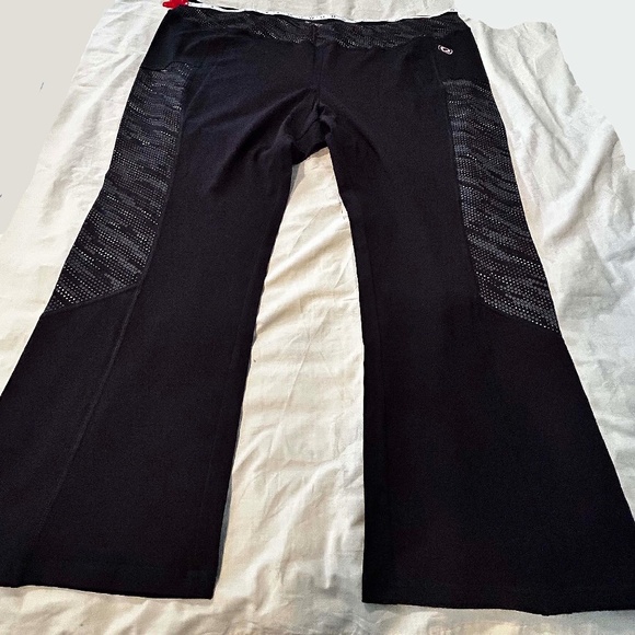 NEW PHOTOS! YOGA PANT, BELL BOTTOMS, BLACK, SIZE 5X, PULL ON, PRINTED, ACTIVE ZO - Picture 1 of 13